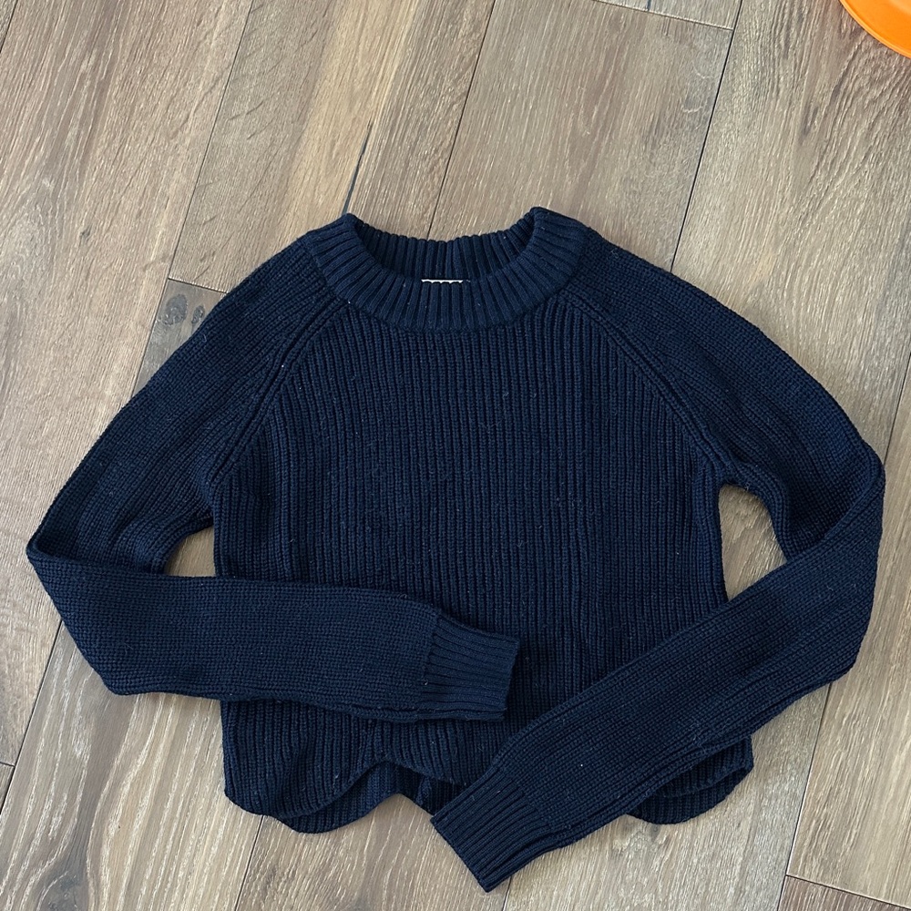 Wilfred Sardou scalloped hem sweater navy blue xs Aritzia